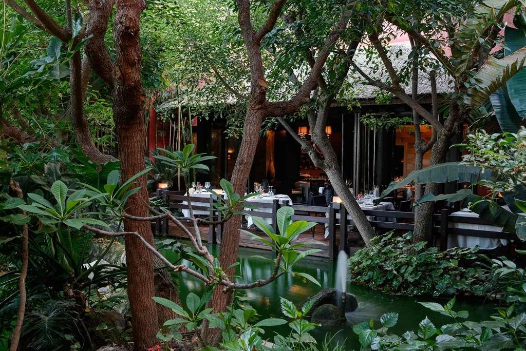 Asia Gardens Hotel & Thai Spa, A Royal Hideaway Hotel Фінестрат Екстер'єр фото The restaurant in 2008