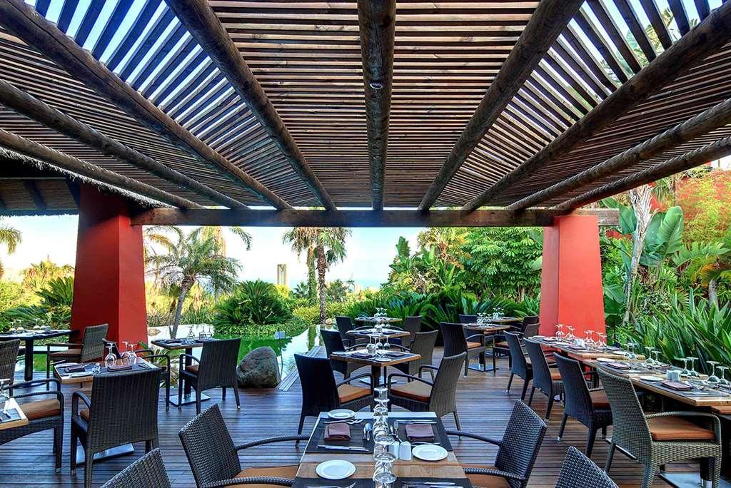 Asia Gardens Hotel & Thai Spa, A Royal Hideaway Hotel Фінестрат Ресторан фото The restaurant at the hotel