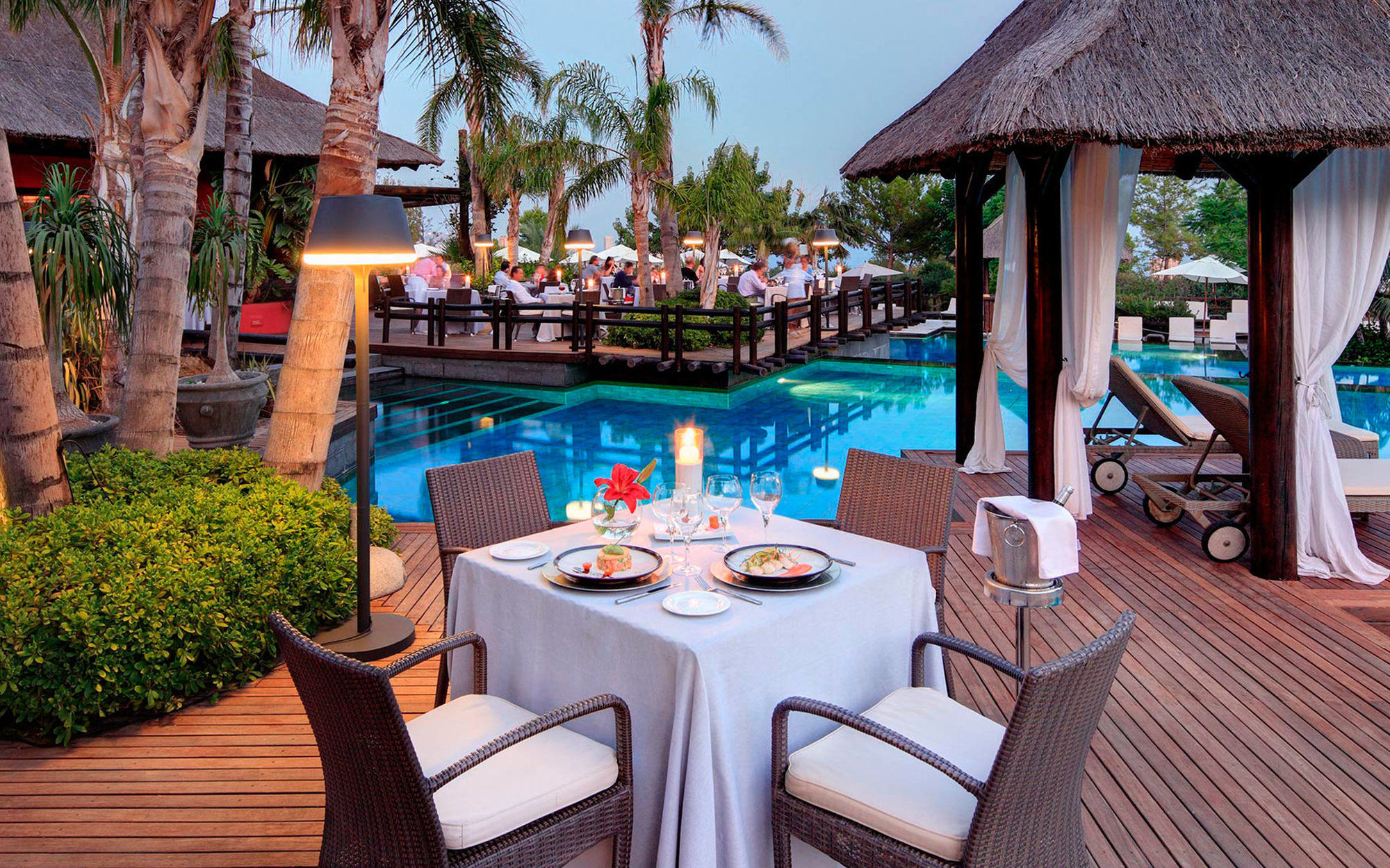 Asia Gardens Hotel & Thai Spa, A Royal Hideaway Hotel Фінестрат Ресторан фото The Village