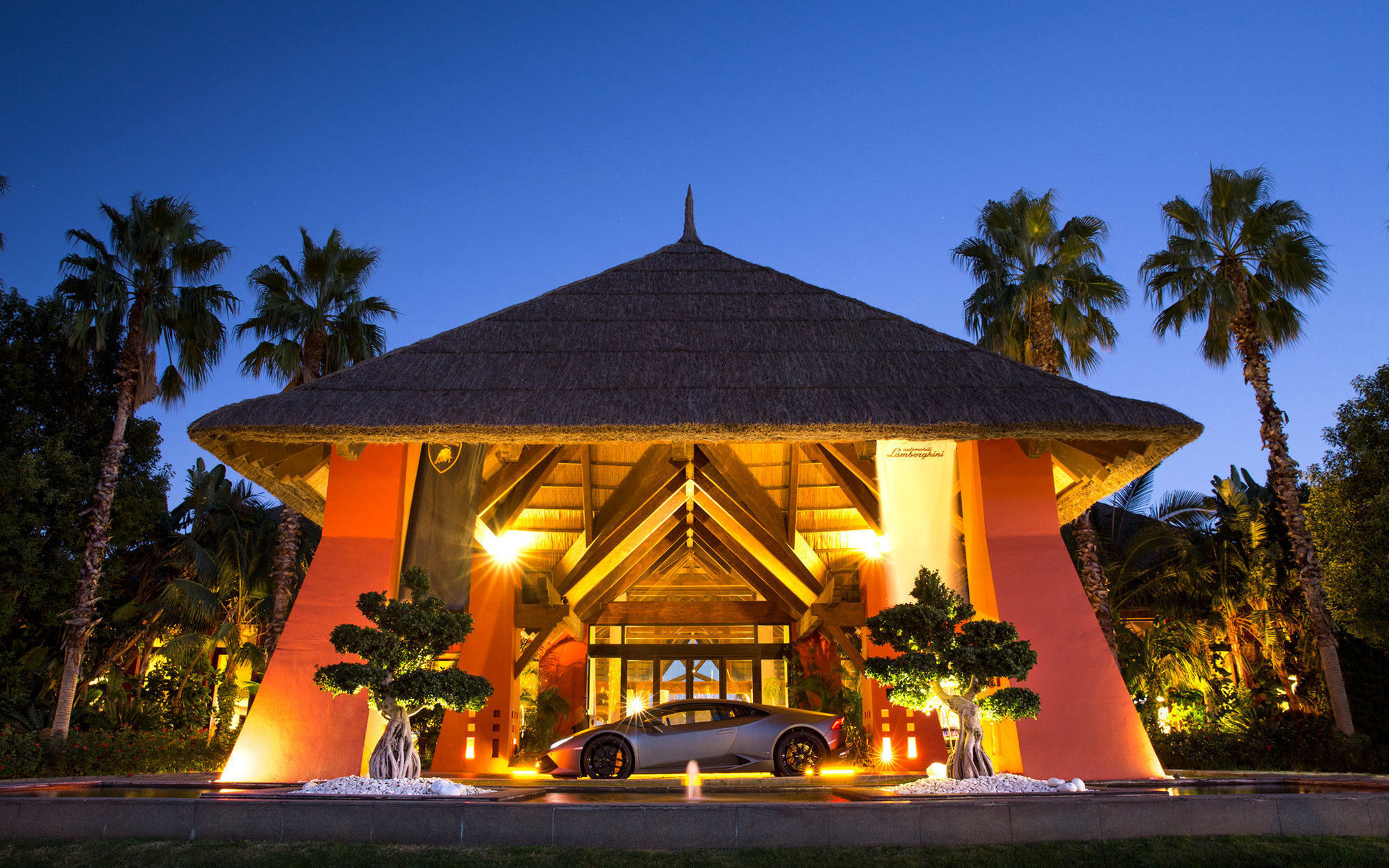 Asia Gardens Hotel & Thai Spa, A Royal Hideaway Hotel Фінестрат Екстер'єр фото The entrance of the resort