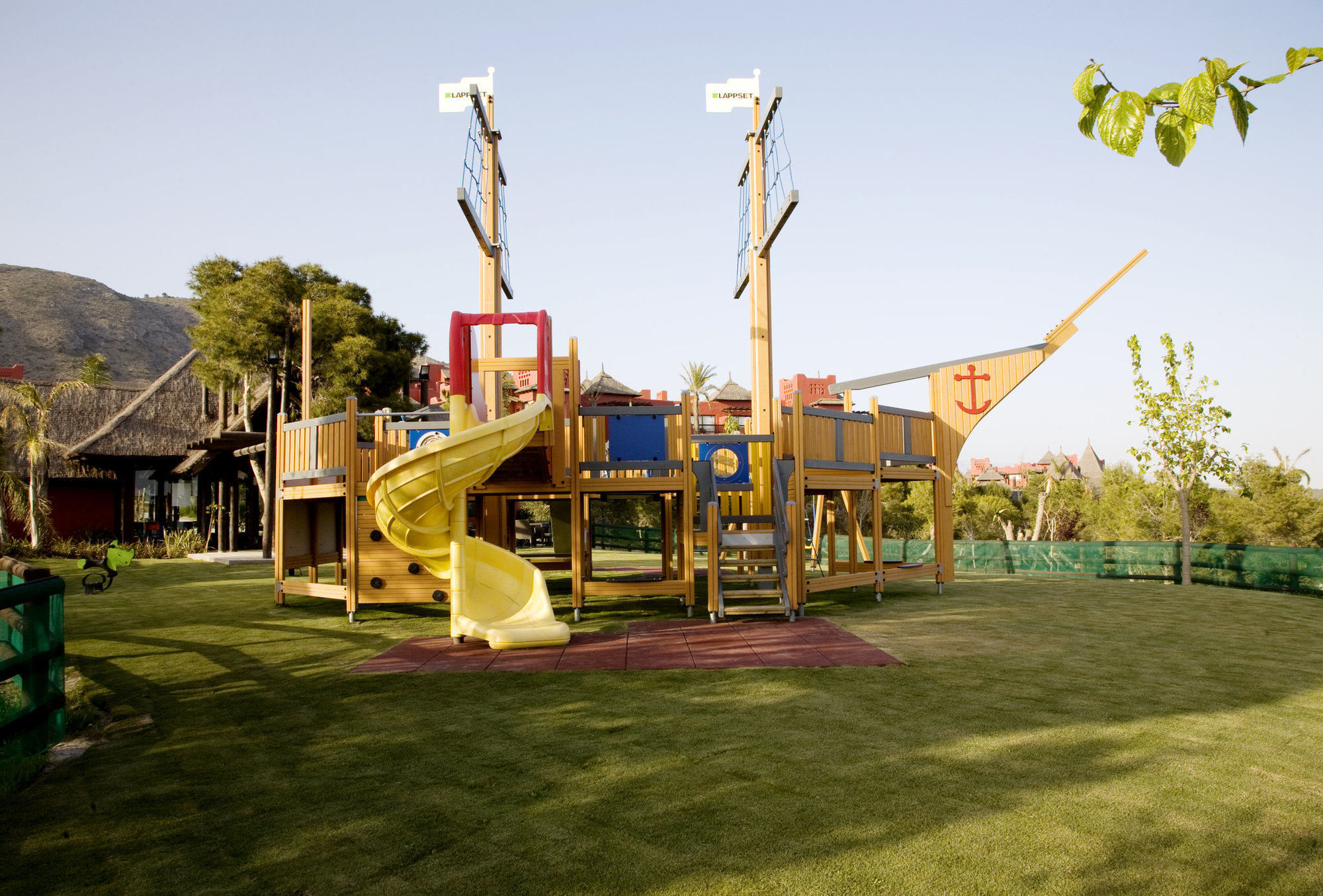 Asia Gardens Hotel & Thai Spa, A Royal Hideaway Hotel Фінестрат Зручності фото Playground at the resort