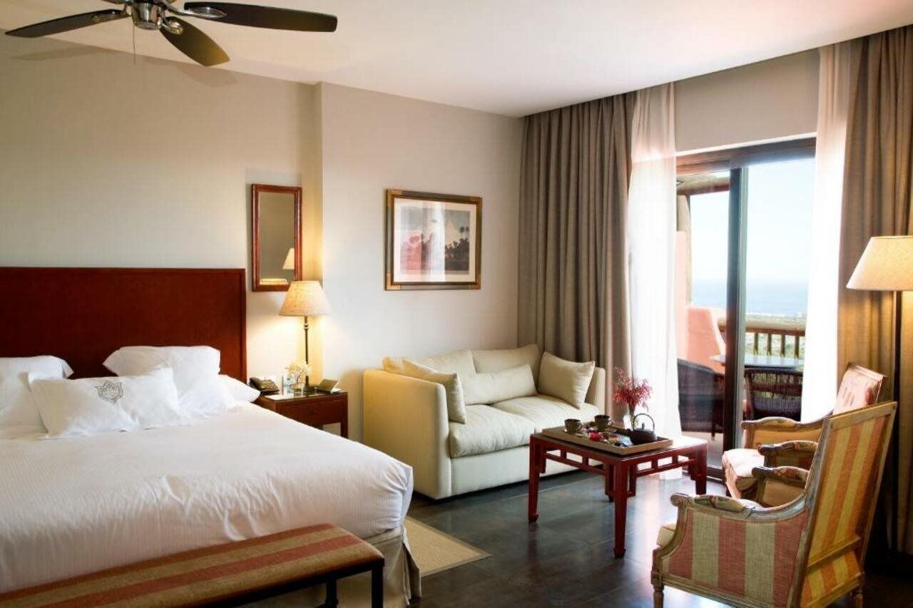 Asia Gardens Hotel & Thai Spa, A Royal Hideaway Hotel Фінестрат Екстер'єр фото A room at the Four Seasons Hotel